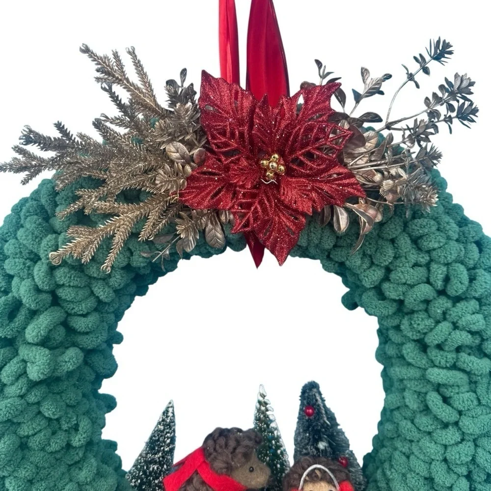 Festive Green Wreath with Red and Gold Accents